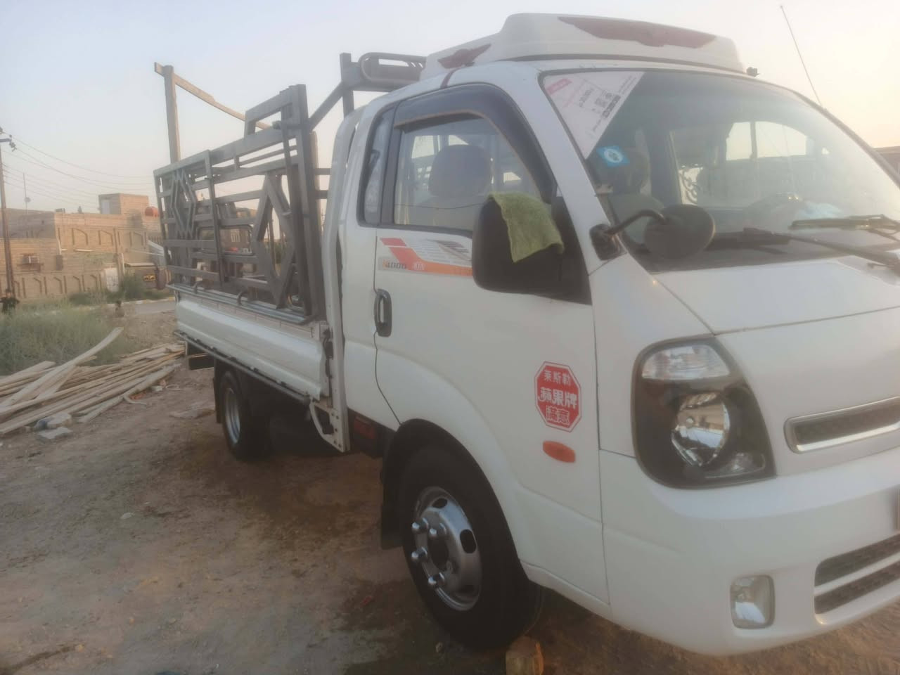 السلام عليكم كيه بنكو فحل للبيع  مكينه سبلاين كير جديد تخم تاير جديد رقم انكليزي تاير امحور 14 سياره جاهزه ماناقصها شي دواخل جديده مكان ناصريه سوق الشيوخ السعر 119 وبيها مجال للستفسار ***********
