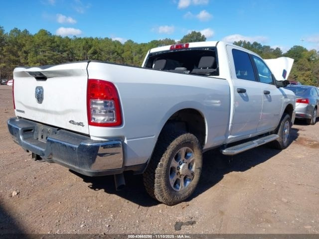 السلام عليكم 
للبيع دوج رام 2500 
محرك 8 سلندر 6400 باب طويل وبدي طويل 
موديل 24 هايبرد 
السيارة موجودة بالحرة 
سعرها بالحرة 145 وبيها مجال بسيط 
للاستفسار الاتصال على الارقام التالية 
***********
***********
***********
او زيارة شركة الناجح فرع العامرية
العامرية شارع المنظمة مجاور مطعم راعي الحلال
