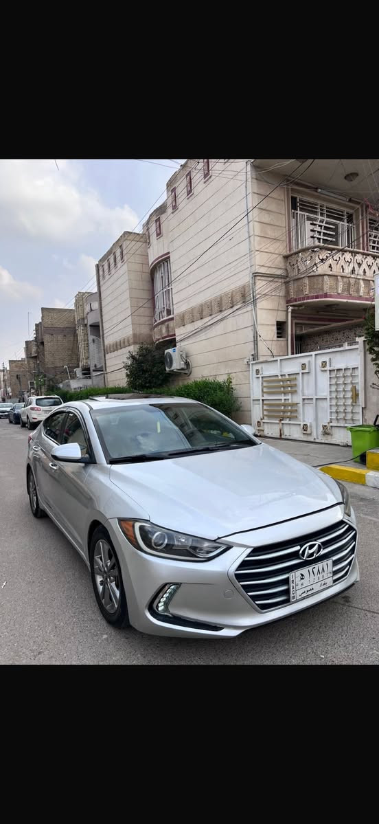 السلام عليكم النترا 2018 وارد امريكي فول مواصفات السعر ( 115$) مكانها بغداد *********** حادثها سرقه بنيد فقط بدون ايرباك وبلعراق بيها قطعتين رش بدون حادث الباقي مكفول مواصفات فتحه سقف / بصمه تشغيل + بصمه ابواب / شاشه جبيره / تحكمات مقود جهتين / رادات جانبيه سياره جاهزه بدون نقص 
محرك وكير مكفولان ما مفتوحات شاصي لغد مكفول 
صور الحادث بلمنشور الشراي يتصل
