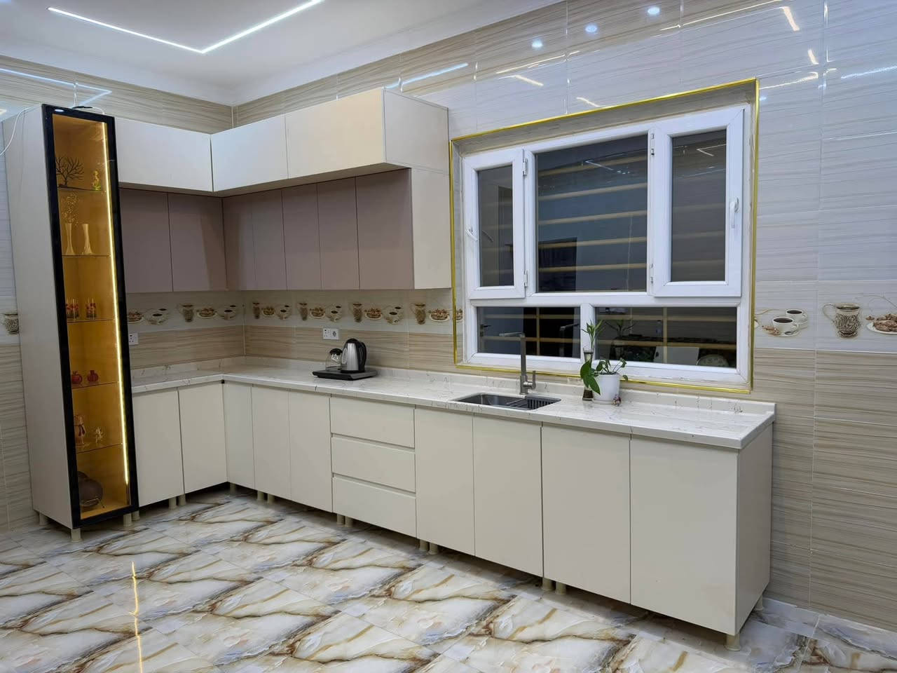 الوارث للمطابخ التركية وأعمال الألمنيوم
إتقان في العمل… وأناقة في التصميم ✨
نوفر لكم كافة الأعمال التي تخص الألمنيوم والمطابخ بأحدث التصاميم وأفضل المواد:
🔹 مطابخ تركية حديثة بموديلات عصرية
🔹 كاونترات مطابخ بجميع الأنواع
🔹 محجرات ألمنيوم للسطوح والدرج
🔹 أبواب ألمنيوم
🔹 شبابيك ألمنيوم
🔹 جميع أعمال الألمنيوم الحديثة حسب الطلب
📍 العنوان:
ذي قار – قلعة سكر – شارع المجمعات
مجاور مجمع العجيب، خلف مول المدينة (علي خيون الجديد)
📞 للاستفسار والحجز:
*********** واتساب – أحمد
*********** واتساب
الوارث للمطابخ التركية
دائماً متميزون… ولسنا الوحيدين، لكننا نحرص أن نكون خياركم الأول. ✨
