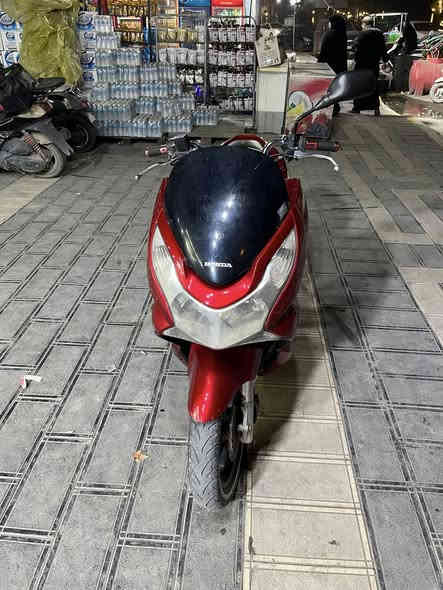 سلام عليكم 
دراجة PCX ياباني جيل الاول
دراجة كلش نضيفة محرك ممفتوح برغي بي قبل فترة قليلة نزتلها من الرمبة سعره 10 ورقات 
ورقمي *********** 
وبي واتساب
مكاني بغداد جكوك الكاظمية
