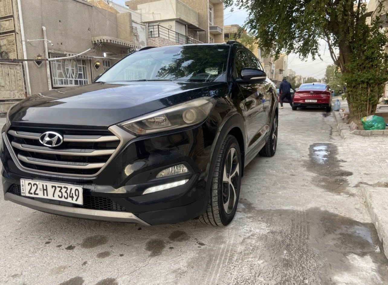 السلام عليكم عندي توسان 2017 خليجي السيارة كفاله من الضربه عدا جاملغ صبغ بدون دواخل سيارة جديده بمعنى الكلمه تحويل وكاله مجاني السيارة فول مواصفات 1/1 
محرك 2400
فور ويل 
بصمة 
بانوراما 
كشنات جلد 
حساسات 
شاشه
كاميرا 
وباقي المواصفات المعروفه للفول 
مكانها بغداد
السسسسعر 157$
للاتصال ***********
