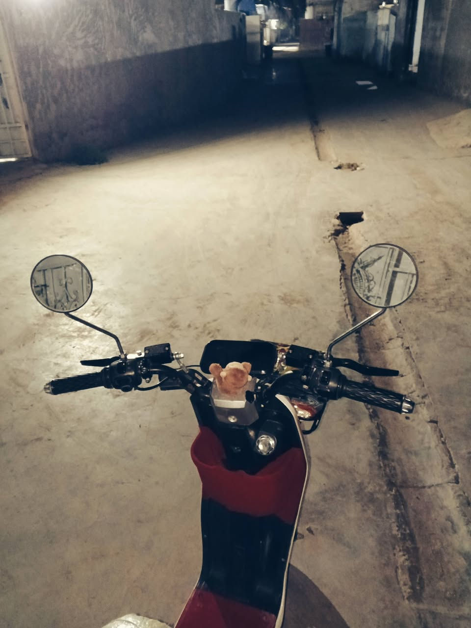 السلام عليكم دراجة شحن R9 موديل 2025 دراجة خير من الله بيها نقص فقط صچم مال ركبة بطاريات جدد السعر 325 وبيها مجال للبيع او للمراوس بدراجة نضيفة بانزين مكاني ديالى بعقوبة تقاطع السادة رقم الهاتف ***********
