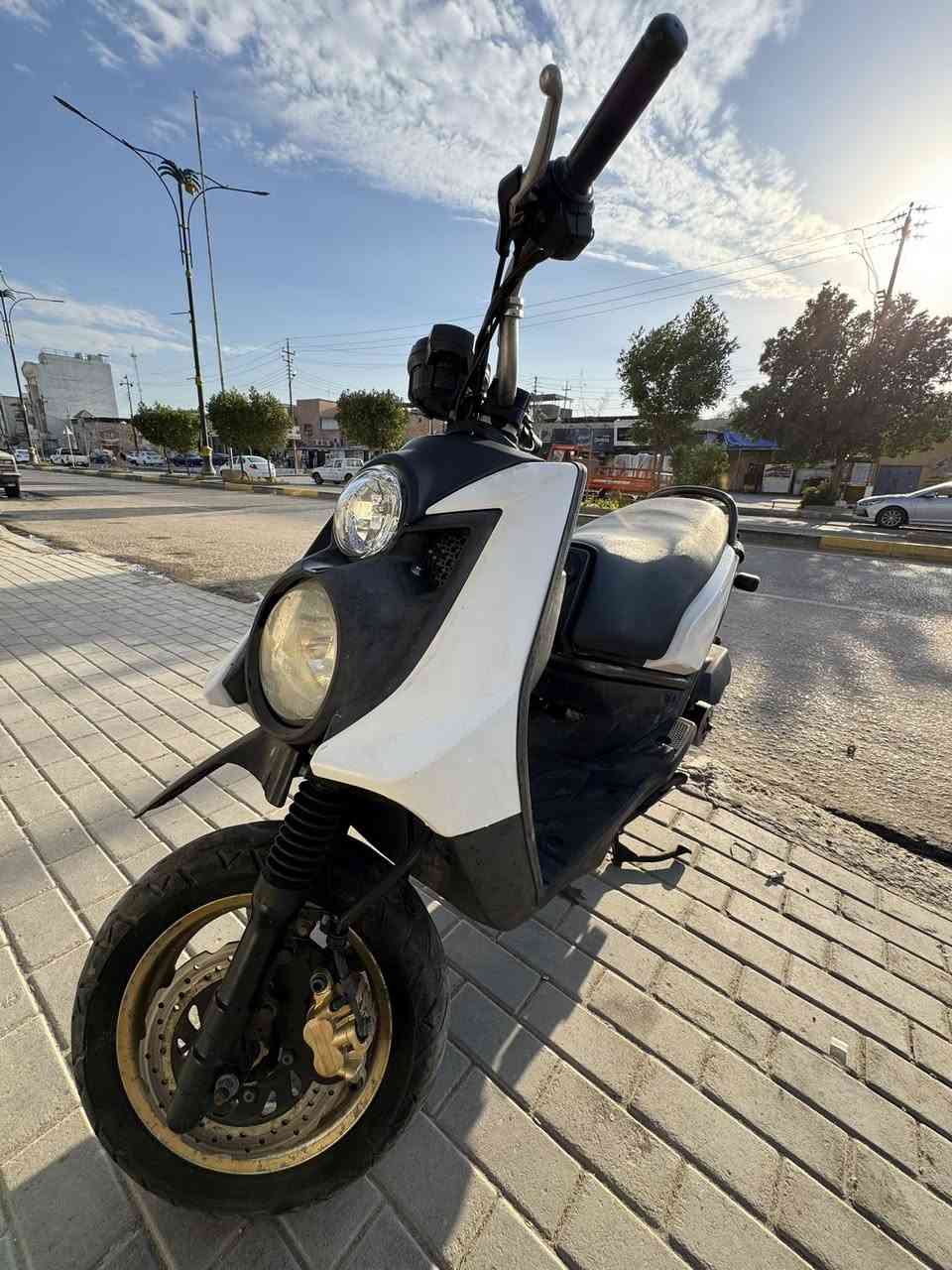 سلام عليكم سكنس جبلي رمبه صاله شهر من طاله من الرمبه   مزود بكاور وكلجات وبكلايت وستير رجملاغات ونوزل 10 فتحات  ماشيه 21 الف  رقم *********** المكان البصره مركز البصره
