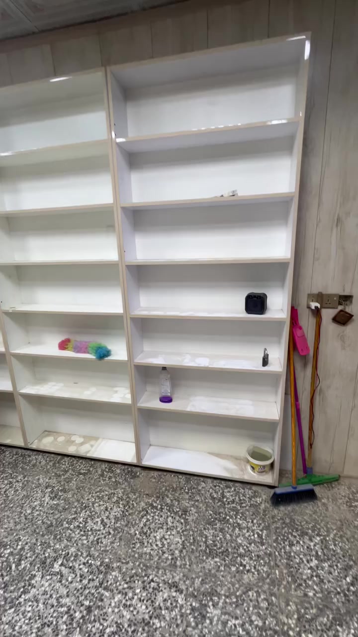 فاترينات 10للبيع  نضيفات وجدد سعرهن 55الف وبيهن مجال مكاني بغداد الشعب ***********
