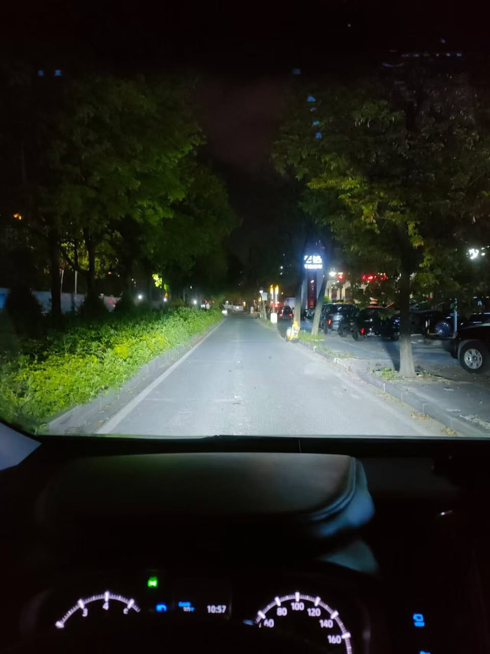 External spotlights and grille lights are universal for cars and motorcycles.
#carlighting #wholesale #grillelights


**إذا كنت صاحب هذا الإعلان وتريد حذفه لأي سبب، رجاءا أرسل رسالة إلى الدعم الفني**