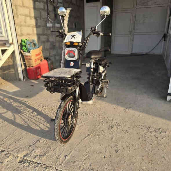 پاسکیلی شەحن چوار پاتری زۆر پاک و بێ عەیبە و کێشەی نییە حەجمی 20 
نرخی 250 هەزار
*********** السليمانية
