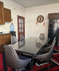 ميز • للبيع