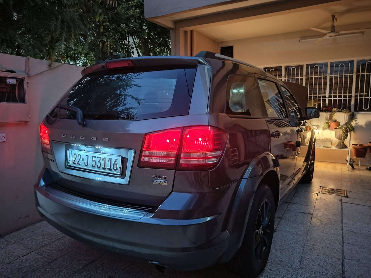 السلام عليكم من رخصة الادمن للبيع دوج جورني 2018 أربيل بأسمي ضرر ربع جاملغ خلفي  أربعة سلندر مكينة 2400 تبريد قطعة وحدة السعر اتصل وتدللل ***********
***********
