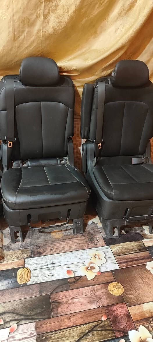 السلام عليكم كشنات ستاريه جدد العدد ثمانيه النظافه 100% 100 فقط واحد ما بيه حزام 
العنوان بصره هارثه 
رقم الهاتف ***********
