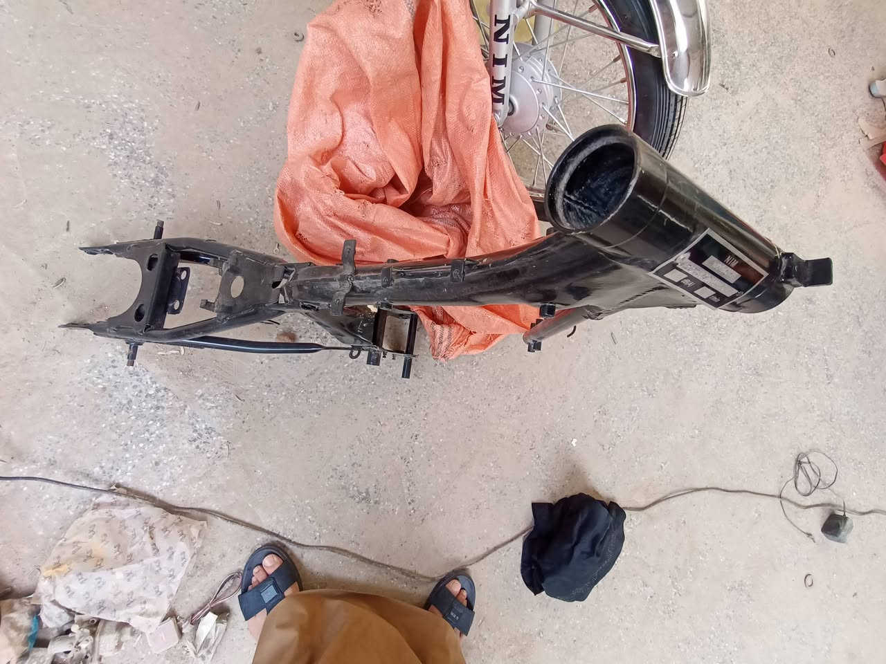 شاصي نامه البوري الرفيع إيراني مو صيني موديل 26 اوراق سكنر
السعر 160الف 
للاستفسار ***********
