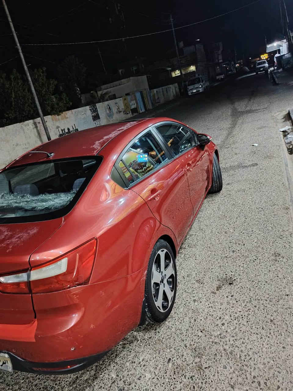 سلام عليكم كيا ريو 14 فول فتحه محرك 1600 السياره جديده ماشيه 168 الف مكفوله من الصبغ حتى الدعاميات بيها بارد باب خلفي قليل وجراد قليل بلقماره والجنطه باقي كفاله رقم اربيل مكاني نجف سعر 87 بيها مجال اللشراي السياره كل نقص مابيها ***********
