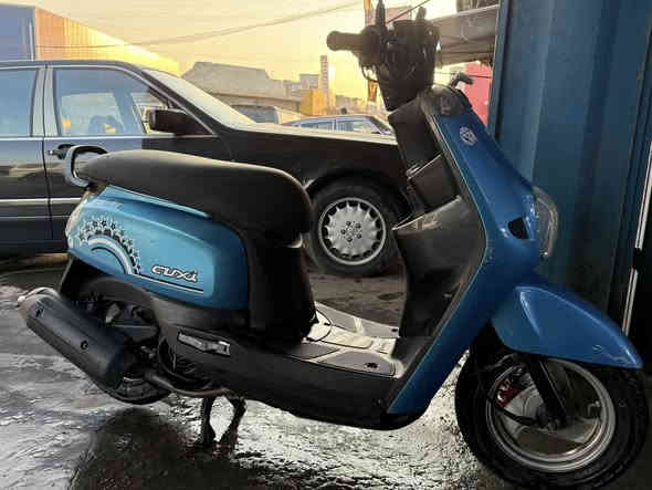 سلام عليكم دراجه بوليس حديثه للبيع مكينه بلادي ما بيه اي نقص السعر 900 الف المكان بغداد رقم الهاتف ***********
