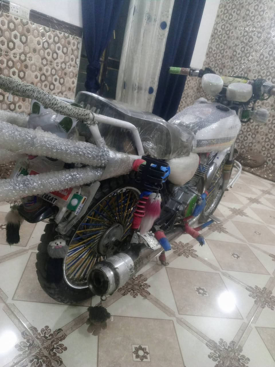 سلام عليكم شباب مطور ايراني للبيع اربعه گير نضيف حيل الكهربائيات كله شغاله مطور جديد مال جناي موديل 2022 مستعجل ع بيعته السعر 450وبي مجال الاتصال على رقم ***********

