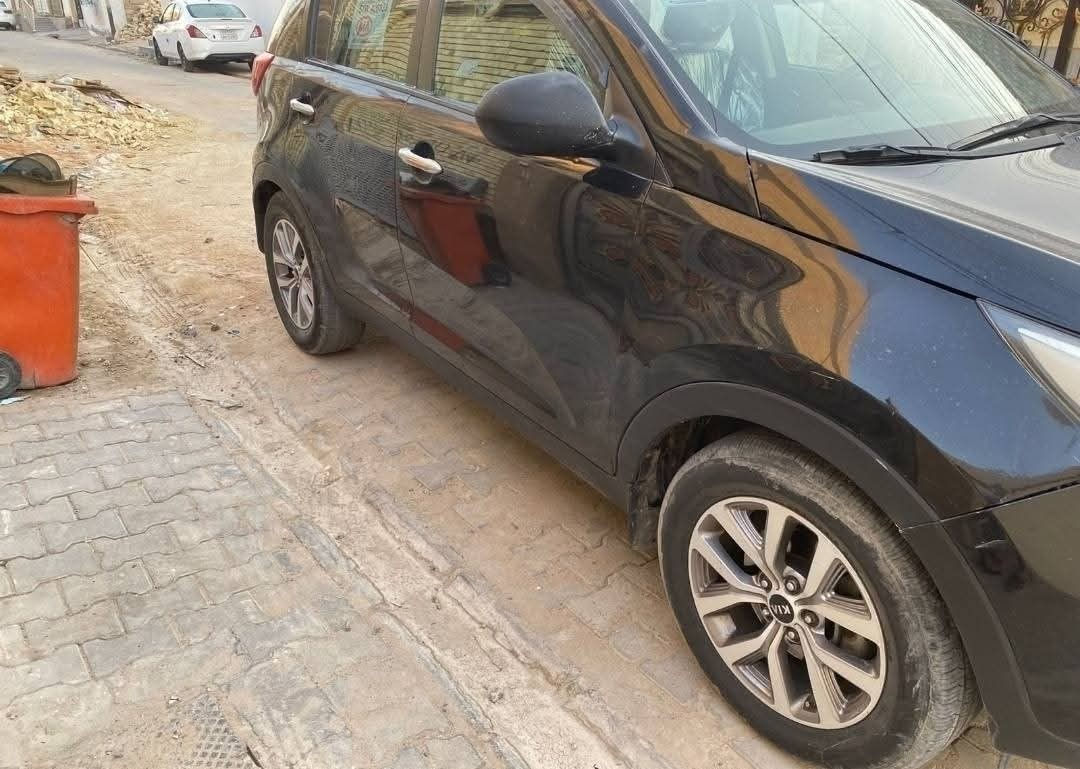 سبورتج 2016 رقم اربيل السنويه ساقطه /مواصفات بصمه تشتغل تشغيل عن بعد كامره خلفيه حساس خلفي مثبت سرعه تبريد ثلج امامي خلفي /محرك GDI/ خمس ركاب شاشه كبيره وبيها بعد مواصفات 
السعر 120  وبيها مجال 
وترهم مراوس
/ رقم موبايل : ***********
مكلف بلنشر
يرجى الاتصال بلرقم
