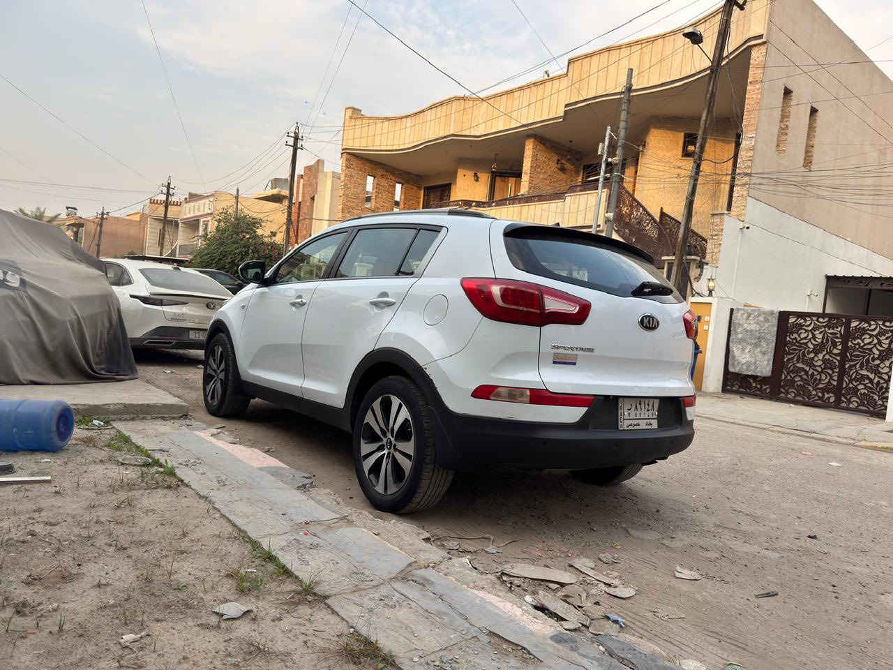 سياره سبورتج 14رقم بغداد خليجي مكفول من صبغ والضربه سياره نضيف وكامله متواجد البغداد غير متواجد على فيس اتصال على رقم ‭+964 790 165 5723‬
