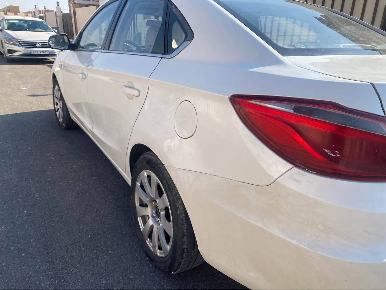 شانجان ايدو ٢٠١٣
لون ابيض
محرك ١٦٠٠ تنفس طبيعي 
كير ٤ نمر 
سنوية باسمي نافذة لغاية ٢٠٣٣
بيه طخة بسيطة بدون دواخل او ايرباك فقط دعامية وبنيد 
السعر ٦٦ 
مكاني كركوك
للاتصال
*********** كركوك, العراق
