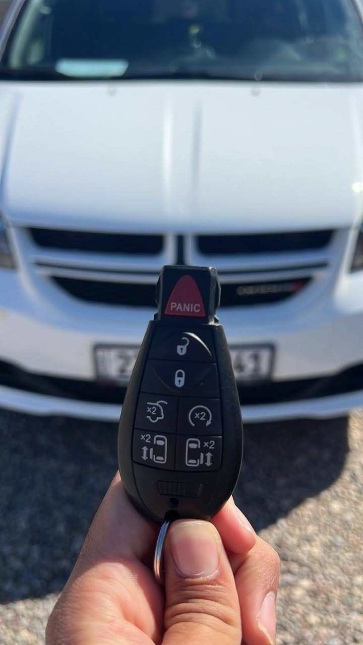 #السلام_علیکم
دوج كرفان موديل 2019 للبيع 
مواصفات GT يعني فول الفول 
محرك شرك كير قبل اسبوع شديته شرط 
مواصفات هيتر اكشانه اماميه هيتر استيرن هيتر امري اكشانه اماميه كهرباء بردات شاشه كبيرة شاشه صغيرة 
حادثها جاملق امامي وباب السايق 
سيارة شرط مال جنان صدر امامي خلفي شرط اترايك للبصرة 
صلاح الدين قضاء الشرقاط 
رقم الهاتف+واتساب ***********
