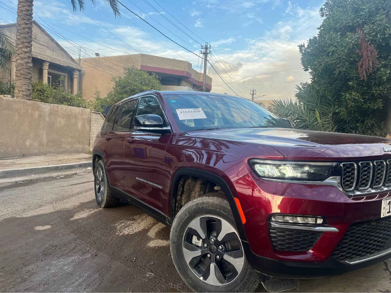 جيب كراند شيروكي
موديل 25 
ماشيه 3
سياره زيرو 
بدون ايرباك كلها سليمه 
حادثها جاملغ خلفي 
سياره باسمي 
الدوره 
*********** 
السعر 34 بغداد, العراق
