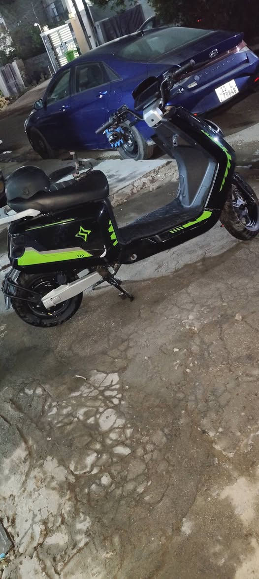 N1GTدراجة شحن
بطاريه ليثيوم فوسفات الحديد اعلى جوده 30 امبير 60 ڤولت 
استعمال4 اشهر
motor: 1500w 

الحموله القصوى: 150kg

المسافه بالشحنه الوحده: 65km 

السرعه القصوى: 80km الشلعة فووول 

الشاشة تشتغل بس ما تقره صح

الكڤر الأيمن طك و رجعته بـ براغي

يجي وياها هدية خوذة و جفوف و ستاند موبايل كله جديد مو مستخدم🎁

المكان المشتل شارع المطبك

السعر 650 ألف🔥 بيها مجال 

للاستفسار ***********
