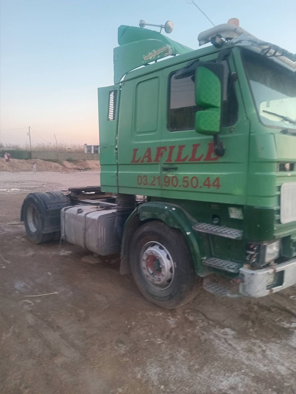 سكانيه للبيع راس وعربانه مرسمه وراهه ٣ محور سنويه جديده رقم سليمانيه محرك مكفول ***********
