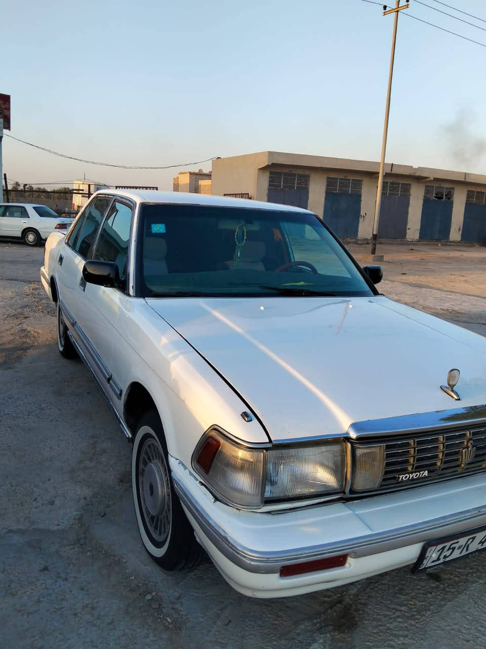 بسم الله الرحمن الرحيم
السلام عليكم 
سيدان موديل 89 يسره بلاد مكينه نص عمر حدادية وكهربائيات جديد تبريد عوزه شغل بصيط مصبوغه عام ورقم انبار انكليزي سنويه 2030العنوان سوق الشيوخ اتعهد بالمداور والعيب الشرعي السعر 40 
عنواني سوق الشيوخ 
 ***********
