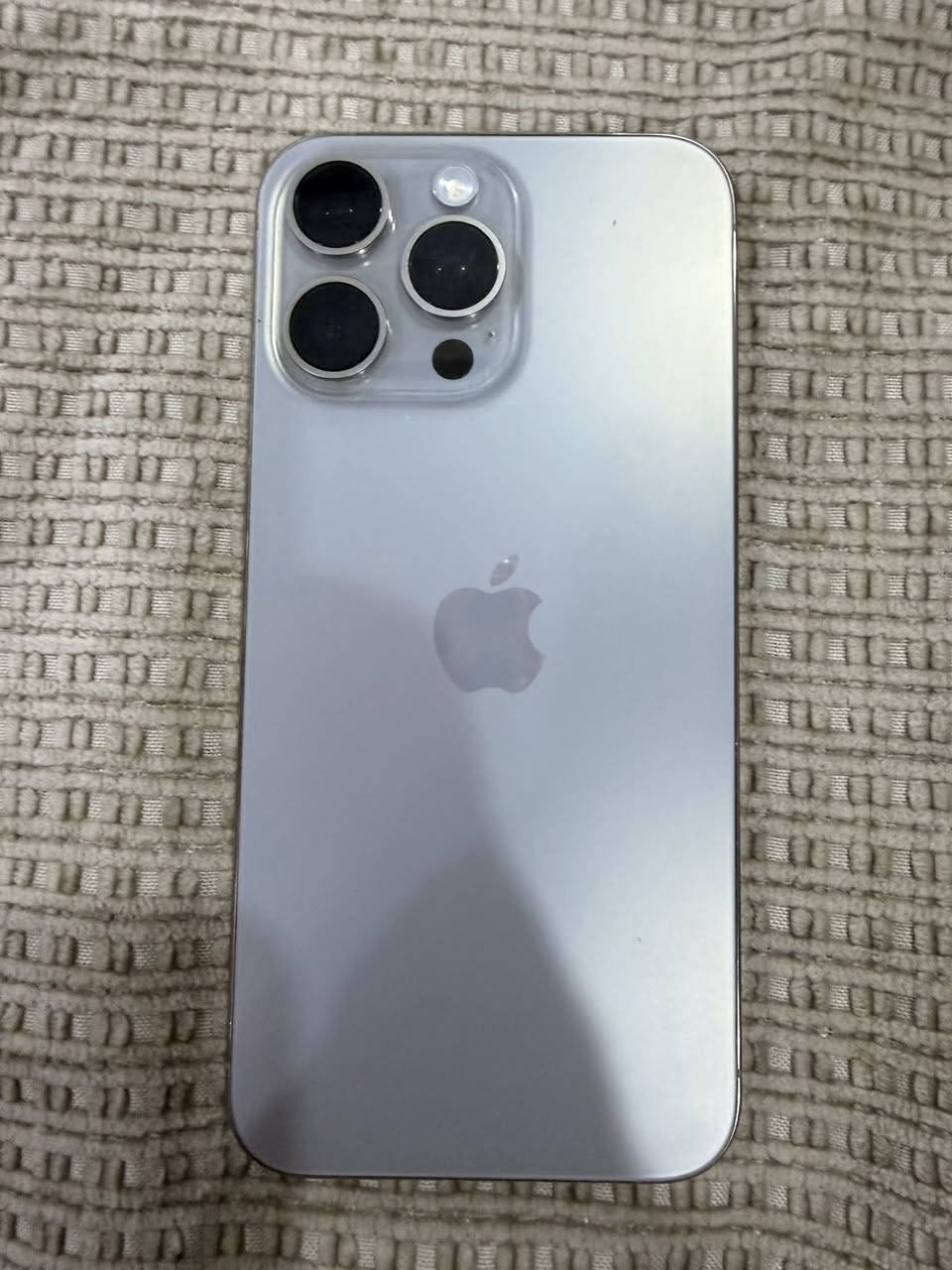 ايفون 15برو ماكس ذاكره ٢٥٦  مكسوره الشاشه وما مفتوح الجهاز
بطارية ٩١ 

الجهاز كلش نظيف 

سعره ٦٥٠اول شخص يحجزه بالعافيه عليه 

للتواصل خاص او اتصال ***********
