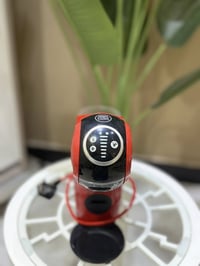 مكينة قهوة كبسولة • ديلونجي • نضيفه وشغّاله