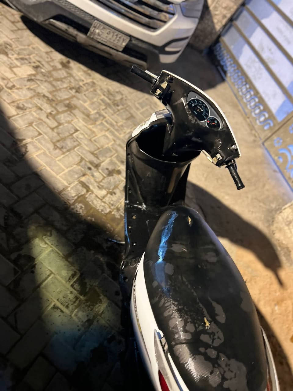 السلام عليكم للبيع درجه بريز كابريتر وسلف وهندر واحد سلف ماعرف ليش مايشتغل مكينه كفاله بس يرده جبنه الرقم بي وتساب *********** مكاني بغداد الشعب
