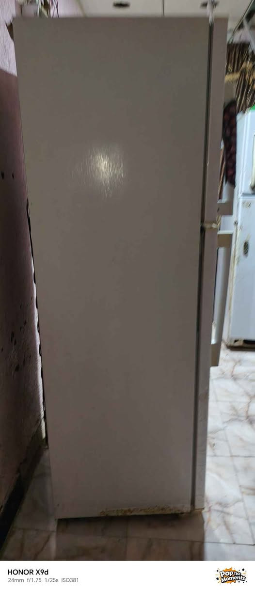 ثلاجة ماركة دينكا 15 قدم اصلية حجم عائلي قوية ومتينة تجميد سريع ماداخلة تصليح انطيك بيهة ضمان شهر مابيهة كل نقص مابيهة خياس السعر 350 وبيهة مجال مكاني ابو الخصيب ابو الجوزي رقمي *********** البصرة, العراق

