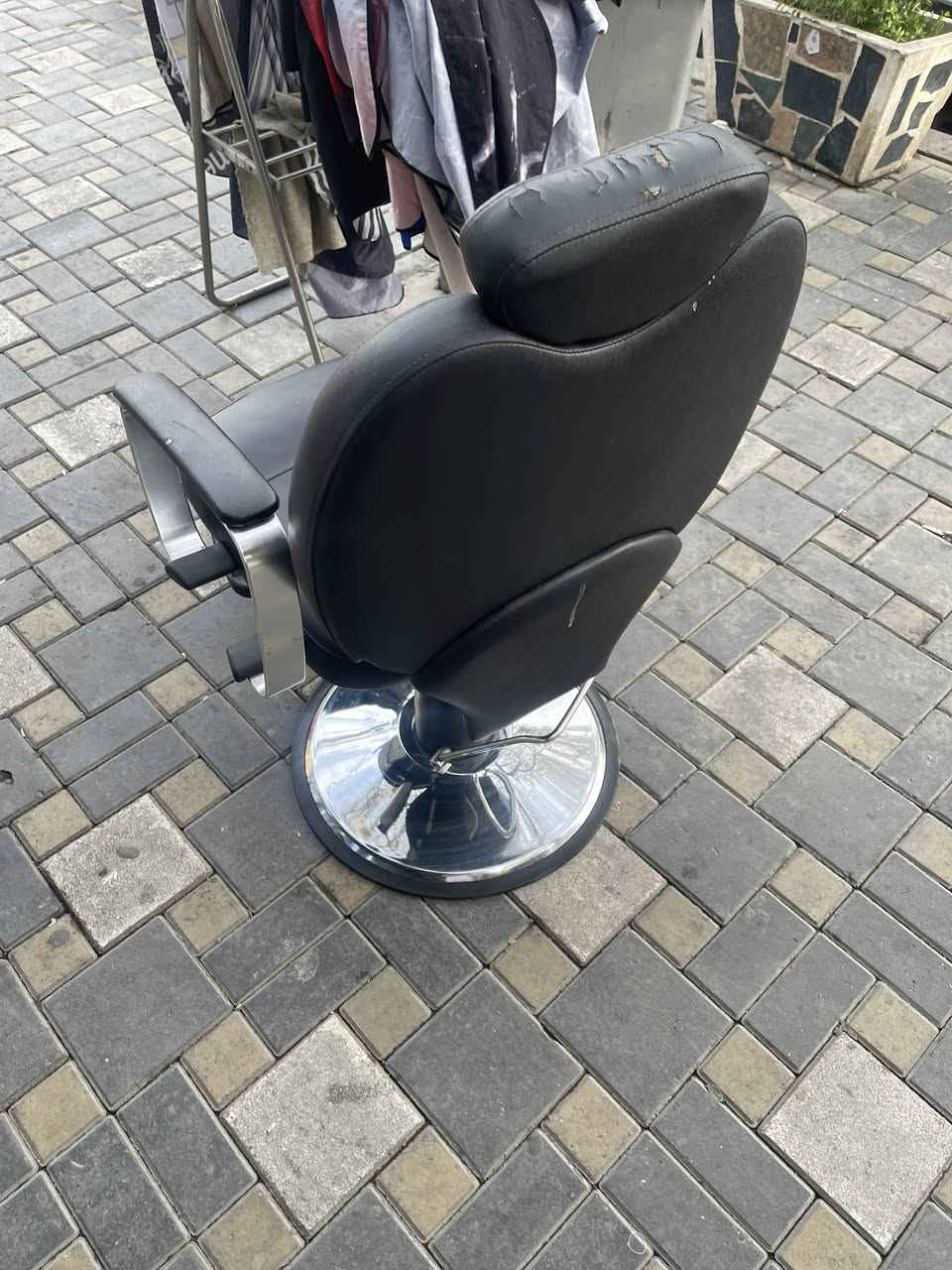 سلام عليكم كرسي حلاقه لبيع نظيف سعر 150 عنوان كراده رقمي ***********
