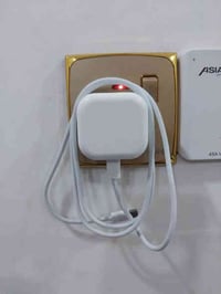 آيفون ١٦ برو ماكس • شاحن اصلي • شحن سريع ٣٥ واط