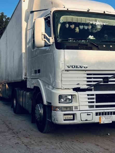 فالفو شخاطة موديل 1994 
كفالة عامة / كير مكينة اكسن  (دبل كلج) ✅ 

تحويل ثاني يوم سنوية ل 29 ✅

مابيهة نقص برغي مربوطة براد ✅

تبريد تدفئة كاملة شغالة على مصر ✅
السعر(95) بيها مجال (***********)
