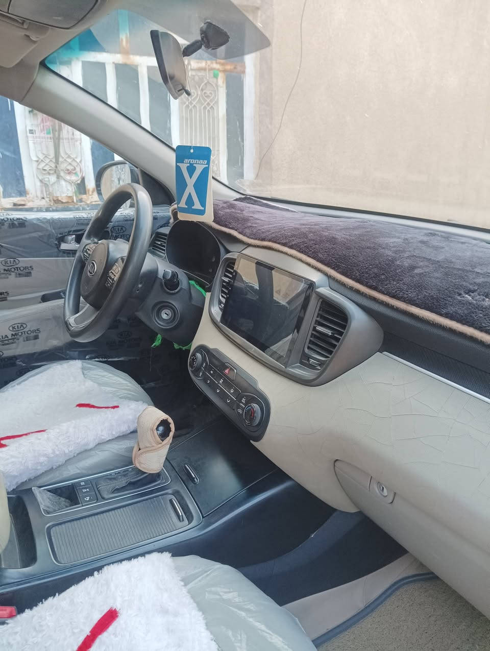 السلام عليكم سورنتو للبيع 2016 خليجيه نص فول بسمي مكفوله فقط بنيد مبدل وكازكيت والباقي كفاله ماشيه 110 الف حقيقي سته سلندر سعره 195 وبيها مجال مكاني بابل ***********
