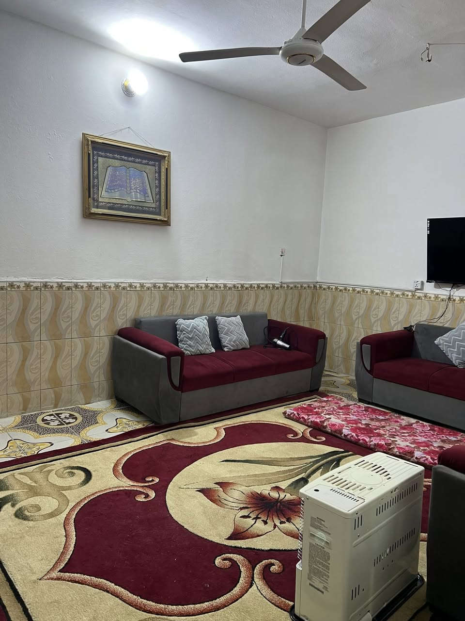 دار للبيع مساحة 150 متر طابق واحد موقعة شفتة مقابل مجمع التحرير للاستفسار ***********
