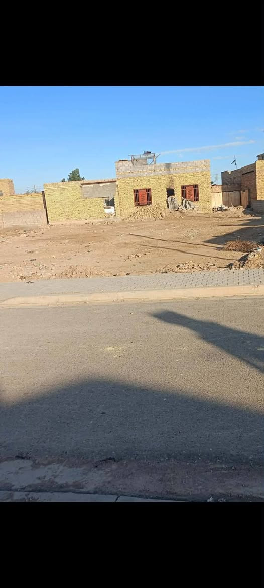 سلام عليكم قطعه أرض للبيع كافه الخدمات المدثره شارع الامام علي
للاستفسار على الرقم ***********
