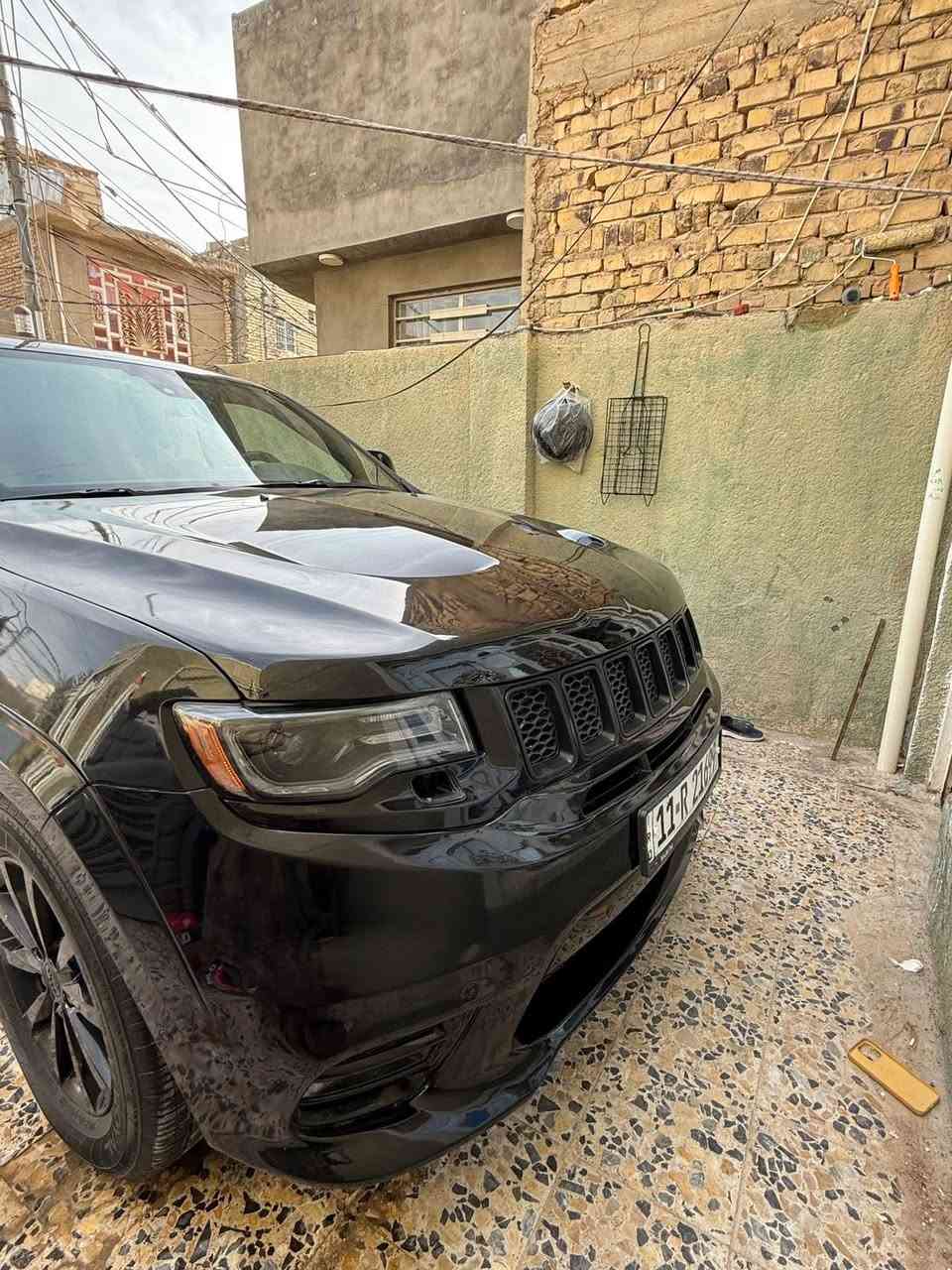 السلام عليكم جيب موديل ٢٠ الون اسود مكينه ٣٦٠٠ سياره بصمه كشنات جلد محدثه srt ويل ١٨تخم تاير جدد حادثها قطعتين جاملغ وبنيد بس فحصتها هنا گالولي باب جنطه مفتوحه براغيه يعني هوا لبلادي بيها بس لاصبغ ولا تعديل ايرباگ دشبول ودرگه بيها شويه بشاصي سعر ١٨٧ وبيها مجال مكاني نجف ***********
