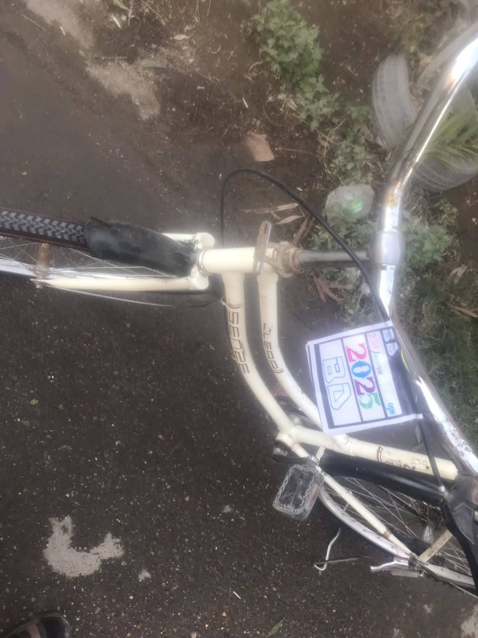 به ايسكل بناتي للبيع تايرات جدد جوب جديد سرج جديد نظيف وحلو للبيع ب٥٠ المكان شارع ٦٠ الدوره ***********
