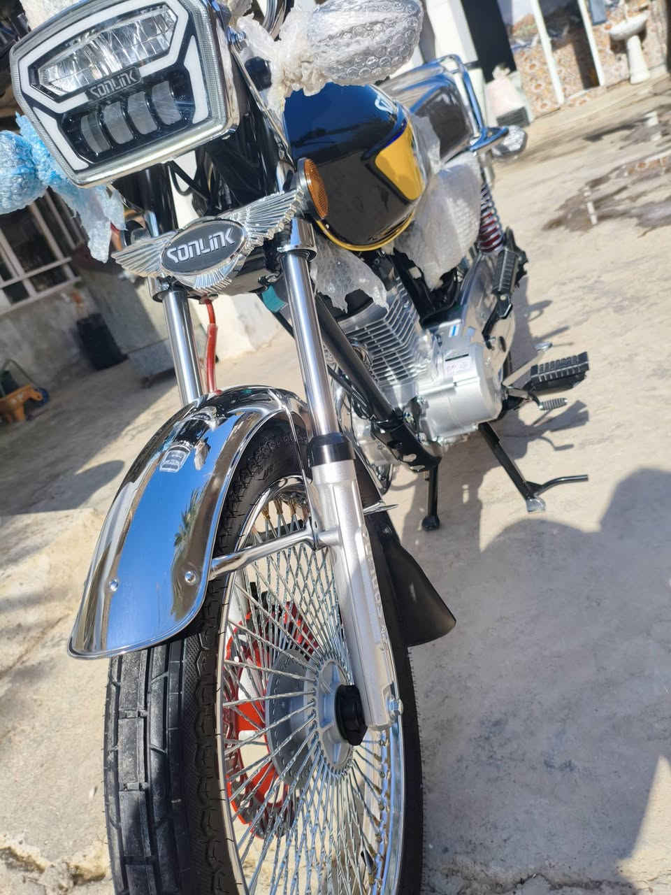 سلام عليكم دراجه تايكر للبيع موديل 2025 دراجه نضافته سولف كفاله عامه دراجه زيرو ماصار اقل شهر من اخذته من وكيل  سعر 800 وبيه مجال قليل اذا مي عجبك سعر عبر لمنشور سوك كلشي بي اللاستفسار عله رقم ***********
