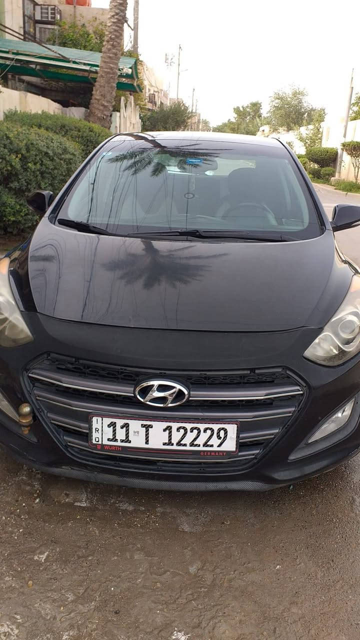 سيارة النترا جلاق 
موديل 2015 ماشية 75 الف كيلو حقيقي
نظيفة كلش محرك وگير خير من الله 
تعال افحص وبالعافية
محرك 2000 GDI
هزة وسنوية جديدة شهر الواحد
السعر 90 ورقة وبيها مجال للطيبين
العنوان الحرية للتواصل ***********
