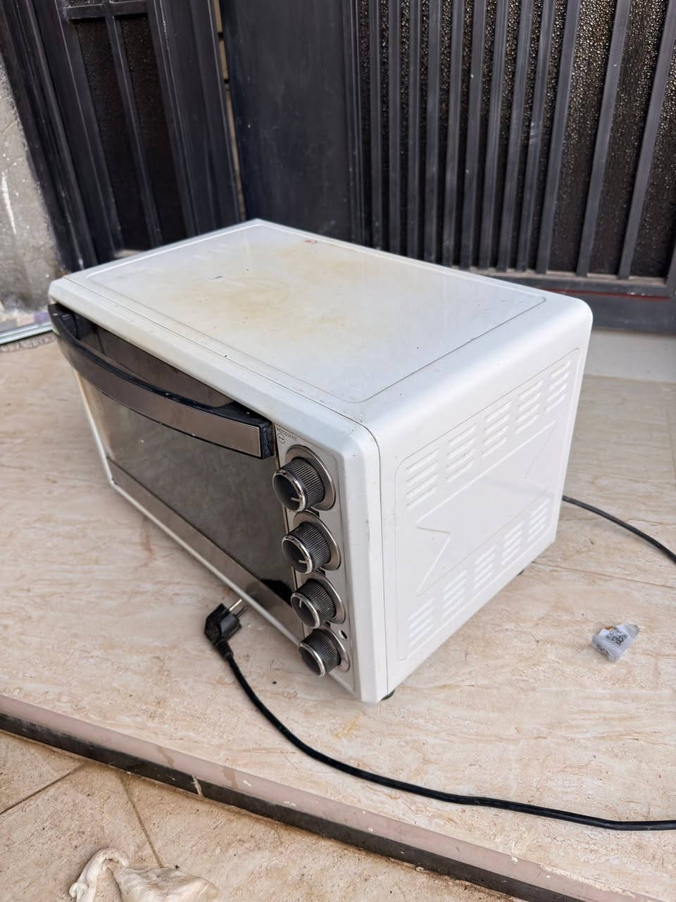 فرن كهربائي مستعمل شغال للبيع
سعره 30 الف و بيه مجال بسيط كلش حجمه جبير يكفي دجاجتين تقريبآ 
مكاني حلة حي نادر الثانية / الشراي يجي خاص


**إذا كنت صاحب هذا الإعلان وتريد حذفه لأي سبب، رجاءا أرسل رسالة إلى الدعم الفني**