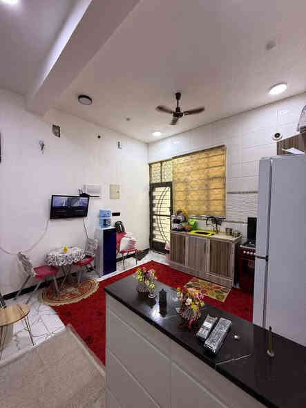 السلام عليكم 
بيت في حي النور مقابل حي بغداد مَہטּ اجمل المقاطعات في البصره

مساحه 100متر مربع واجه10م ونزال10م
قريب على شارع 30م
سنه البناء 2025
بناء طابوك بالكامل 
محتوياته: غرفه وصاله ومطبخ وستقبال ومجموعه صحيات 
السعر المطلوب: 155 مليون 
هـ***********
