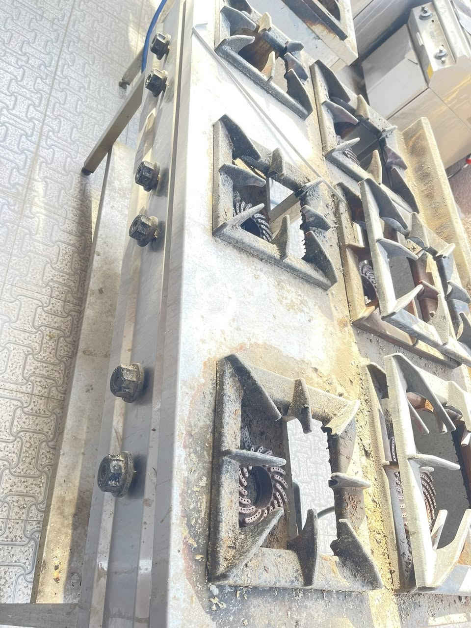 السلام عليكم عندي غراض مطعم للبيع مذكوره الاسعار كل حاجه مكاني بعقوبة ***********
