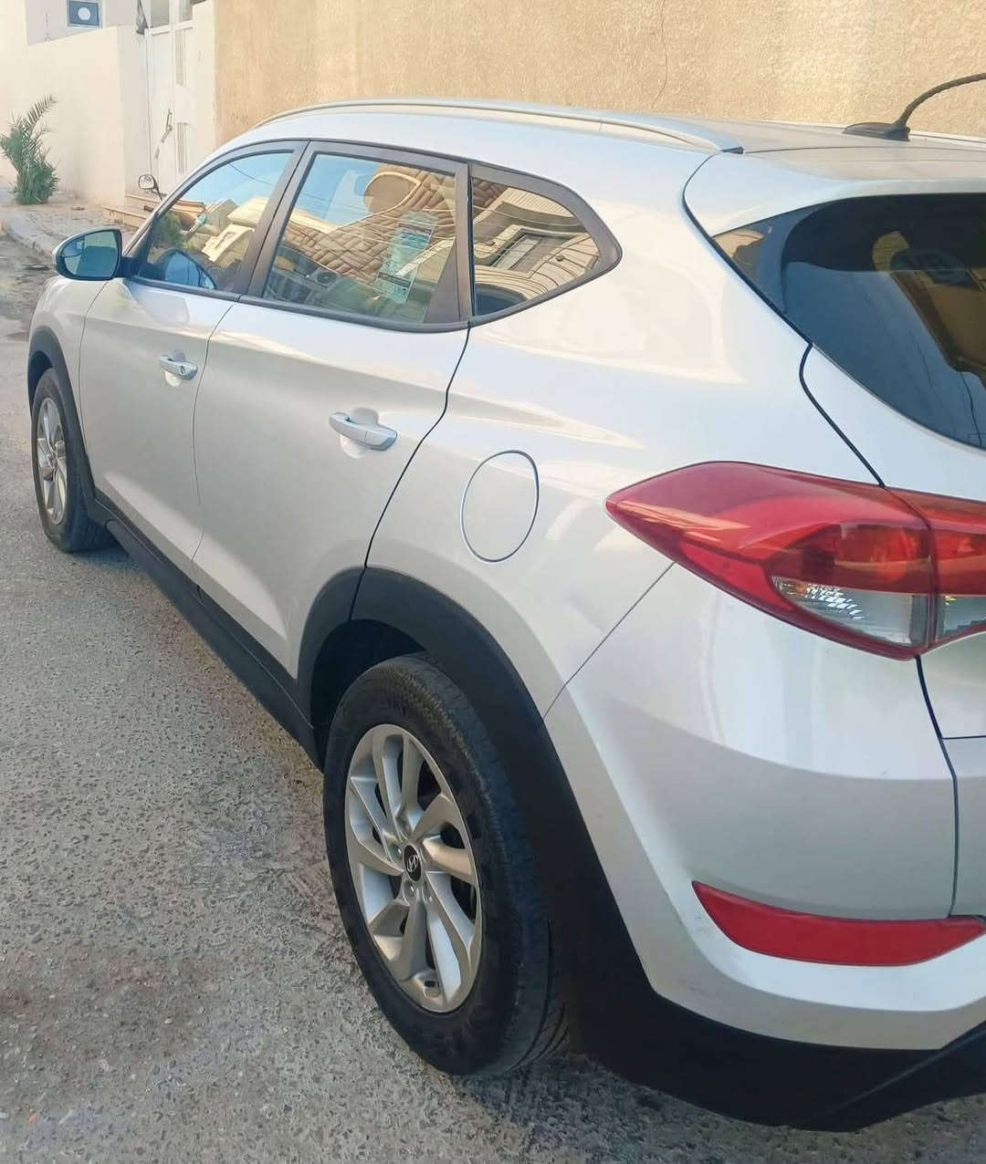 توسان 2016 شكل 18 للبيع
محرك GDI 2000 
حادثها جاملق امامي ايمن 
ماشيه 106 الف ميل
السعر 155 
رقمها اربيل انكليزي بأسمي مداور ثاني يوم
للتواصل *********** 
المكان كربلاء
