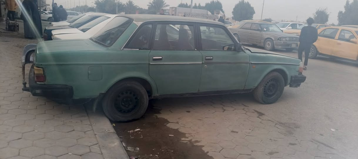سلام عليكم فالفو 240 للبيع مديل 1983 راعي السياره مباشر سنويه 2027 كفاله كير مكينه  حداديه مكاني نجف حي الجزيره  ***********

