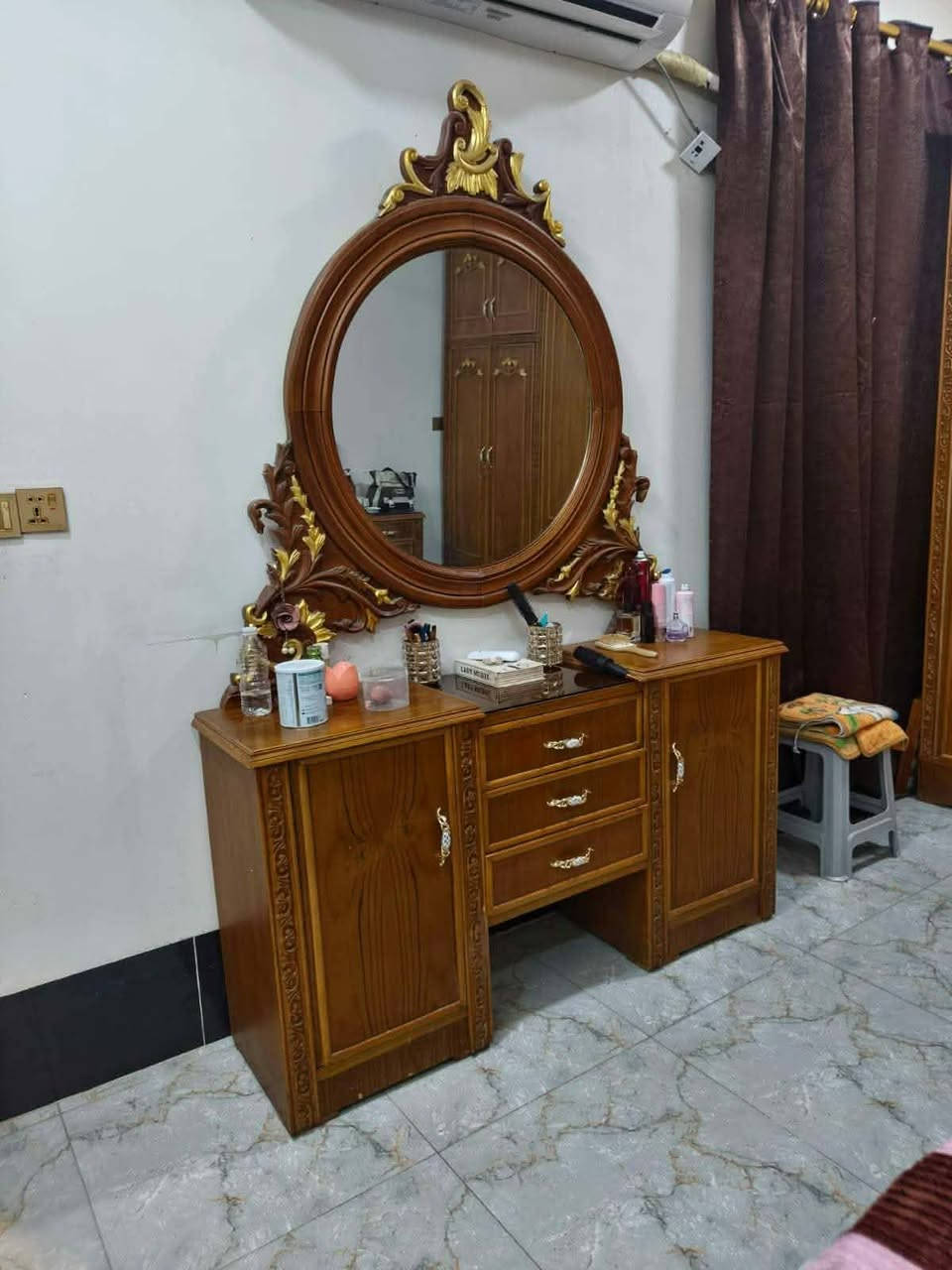 غرفه صاج تفصال للبيع السعر مليون و ٧٥٠ وبيهه مجال بسيط ماخذيها ب ٣ ملاين


**إذا كنت صاحب هذا الإعلان وتريد حذفه لأي سبب، رجاءا أرسل رسالة إلى الدعم الفني**