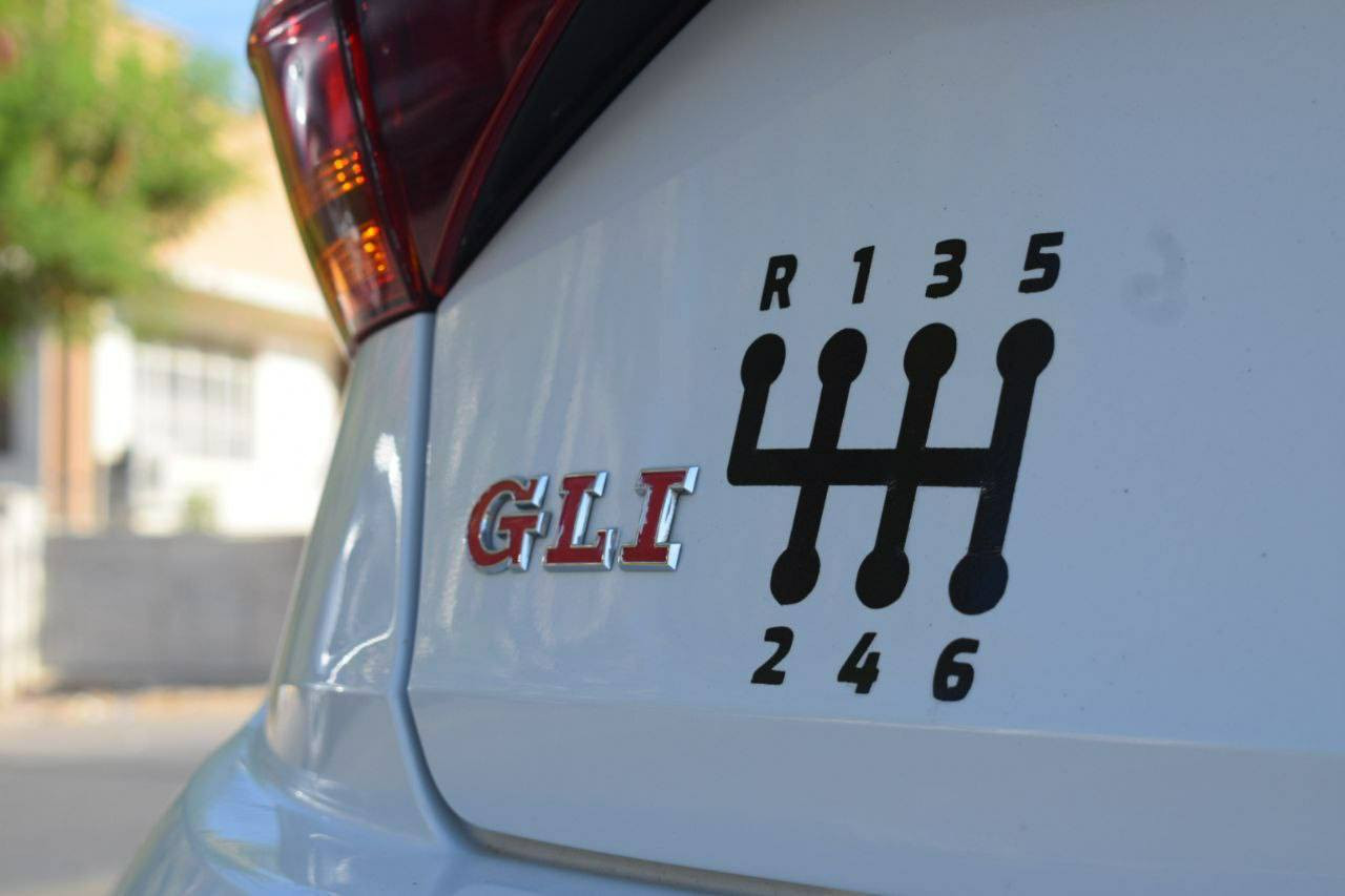 السلام عليكم شباب 
جيتا 2019 GLI اوتوبان فول مواصفات محرك 2000 توربو [ السيارة كير عادي ] 🚀 قطعة وحدة صبغ 
رايدها 155 وبيها مجال ( بيع فقط )
تواصل خاص او واتس اب ***********
مكان السيارة بغداد
