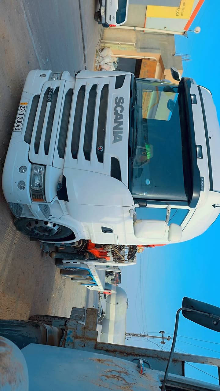 للبيع سكانيا 2015 حجم 490 ثلاثه محاور سحال مزوج كرين 17 طن 7 سلايت ريموت رقم شمالي باسمي هذا رقمي *********** بيها واتس اب
