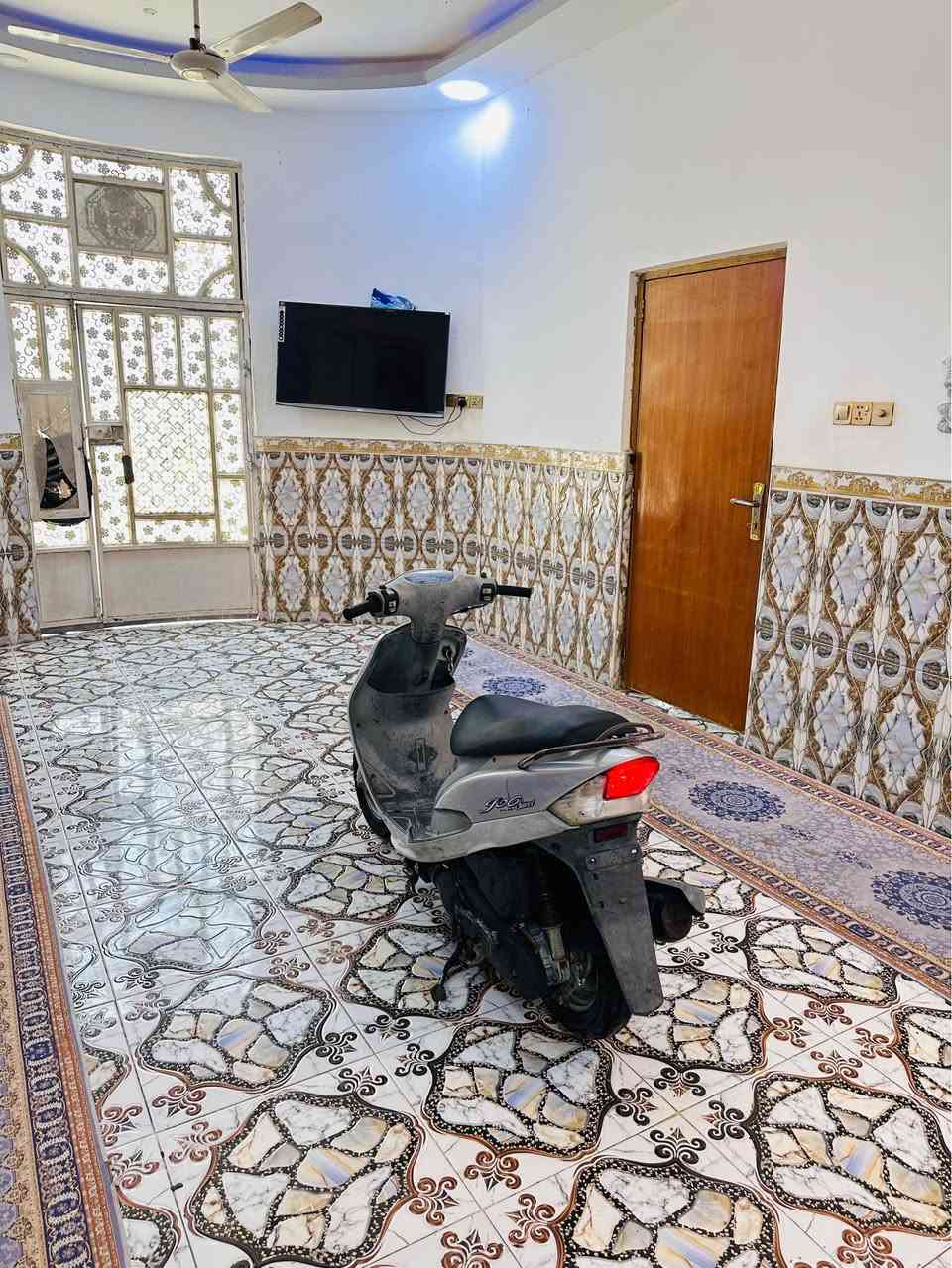 السلام عليكم للبيع ماكس حاويه كفاله عامه ختم واحد كله دراجه ما مفتوحه بلاد49 جيب فيتر وفحص جاهزه ما نقصه اي شي كلشي شغال بيه سلف هندر كهربائيات كله شغاله تاخذه تدعيلي السعر 800 وبيه مجال لشراي رقم الهاتف ***********مكان بصره القرنة, البصرة
