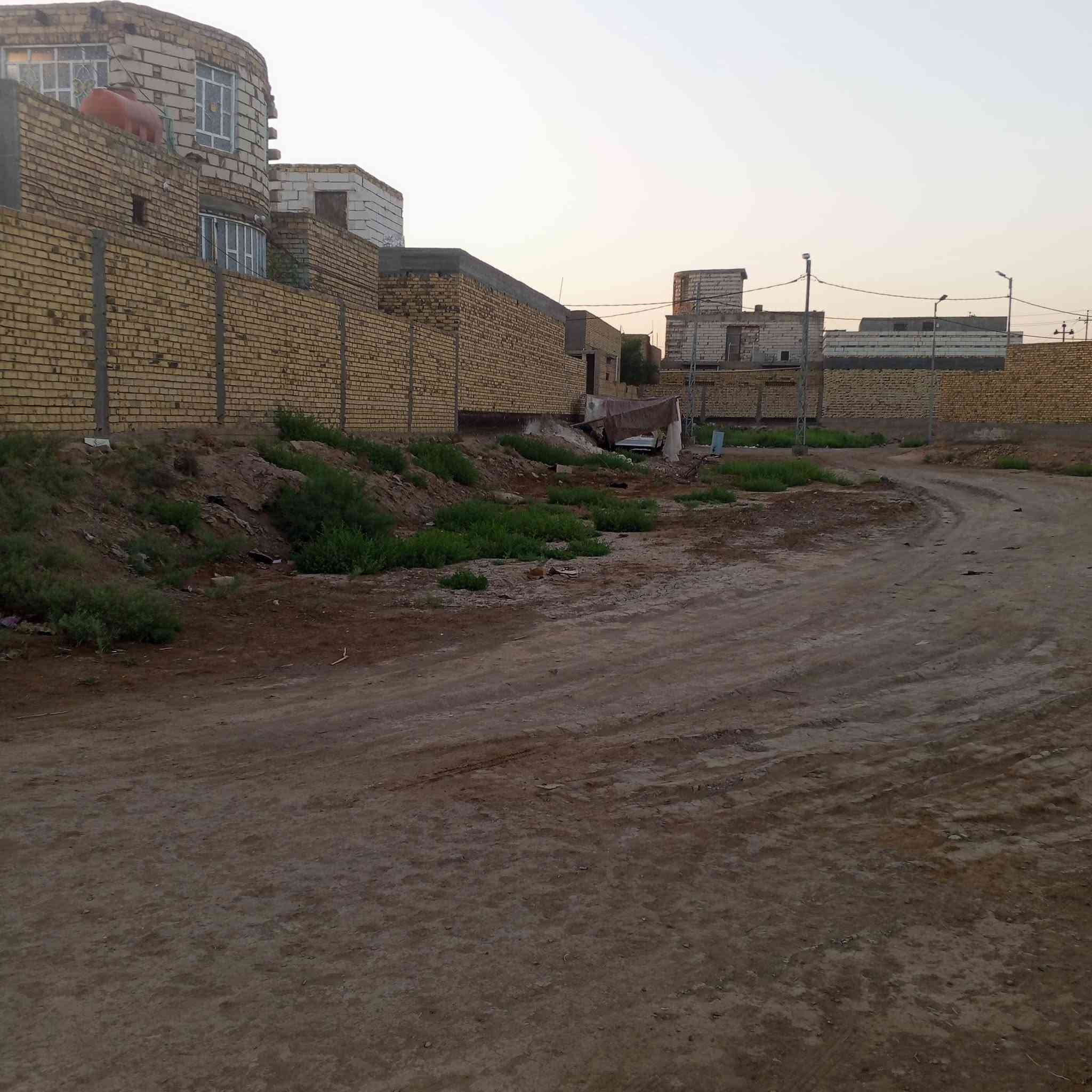ياالله سلام عليكم عرصه طابو صرف للبيع مستعجل بالسياسيين بل 27 مساحه 250 م على شارع 30 واجه 12 ونص ونزال 20م للاستفسار اكثر ‏‪***********‬‏ رقم صاحب العقار
